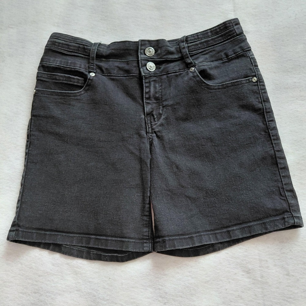 Silver Crush Womens Black Denim Shorts 2 Button Fly Cuffed Goth 28 Waist 9/10